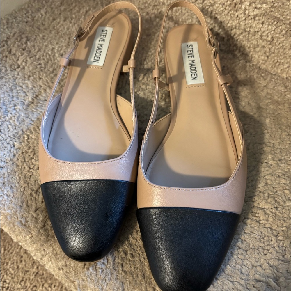Woman’s Steve Madden leather flats